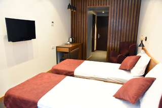 Мини-отель R&R Hotel Ереван Двухместный номер эконом-класса с 2 отдельными кроватями-1